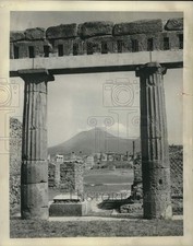 Press Photo Pompei near