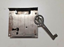 SERRATURA A ROVESCIO FINITURA FERRO PER MOBILI ANTICHI ENTRATA CM 4.5 CON CHIAVE