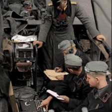 Modellino kit 4 figure generali e soldatini segnalatori scala 1/35 stampato in resina