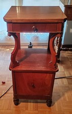 Elegante comodino/mobiletto