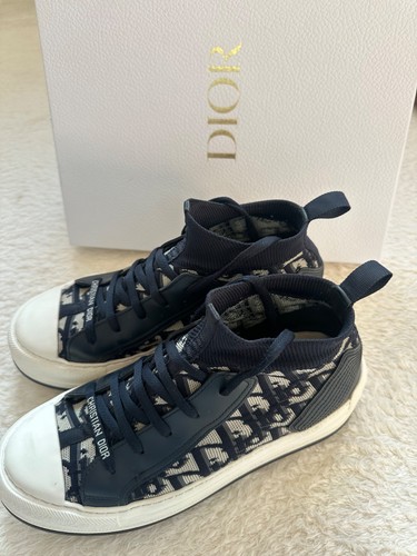 Dior walk - n,