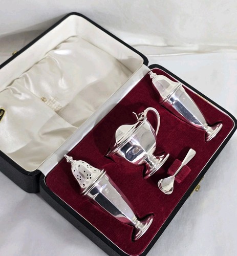 Antico set quattro pezzi - set, in