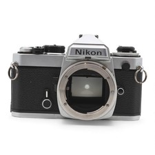 Nikon FE corpo corpo macchina