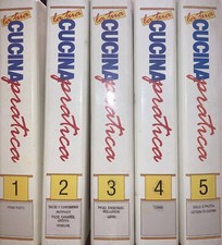 LA TUA CUCINA PRATICA - De Agostini - 5 volumi in raccoglitori ad anelli