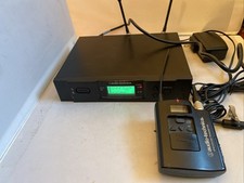 Pacchetto microfono Bodypack Audio-Technica ATW-R3100, ATW-T310 con adattatore di alimentazione