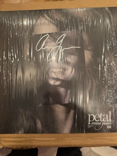 Signed ariana grande petal - signed,