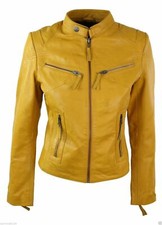 Giacca gialla da donna vera