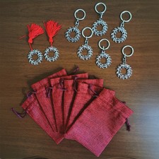 KIt Bomboniera Laurea - 6 portachiavi corona d'alloro + 6 sacchetti + 2 pendenti