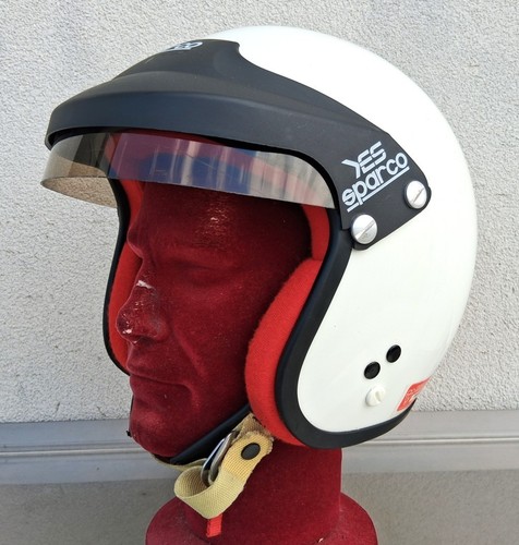Casco pilota auto competizione