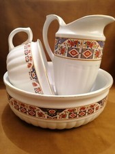 Bacile, brocca e vaso da notte