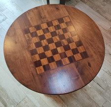 tavolo antico con scacchiera intarsiata 