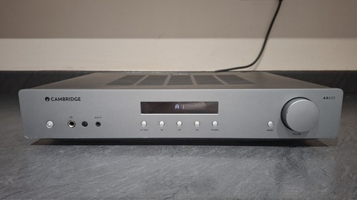 Amplificatore stereo integrato