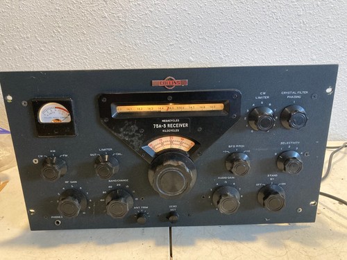 Radioamatore ricevitore - , a