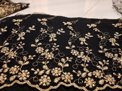Tulle nero con - , ricamo