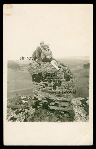 Donne posa roccia anni - in,