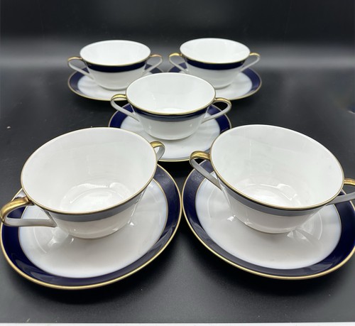 Servizio consommé per - , cinque
