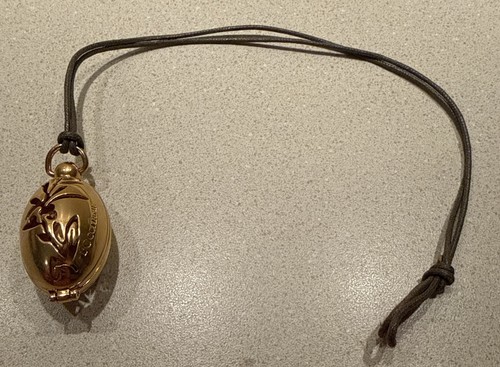 Collana con ciondolo profumo