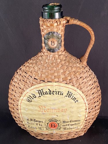 Vecchia bottiglia vuota