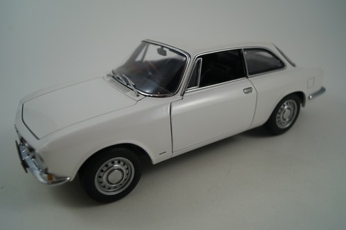 Autoart modellino auto - , 1:18