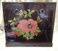Cassettiera giapponese - , in