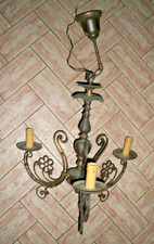 antico lampione lampadario in bronzo dorato con motivi a fiori a tre fuochi