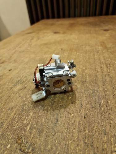 Assemblaggio carburatore - assemblaggio,