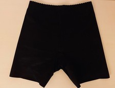 Panciera gambaletto corto donna 5 mis. guaina elastica contenitiva Triumph nera