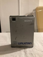 Radio portatile vintage Sony Walkman FM SRF-30W funzionante epoca