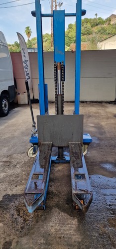 Carrello elevatore manuale