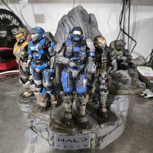 Statua halo reach noble - halo,