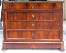 100501 Antico cassettone cappuccino in noce e radica fiammeggiante