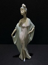 Lladro 5787 Sophisticate