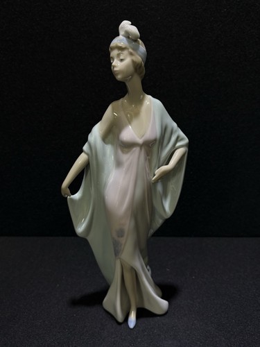 Lladro 5787 sophisticate - lladro,