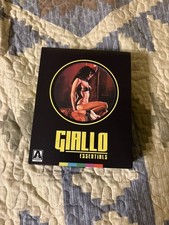 Giallo essentials black - essentials:,