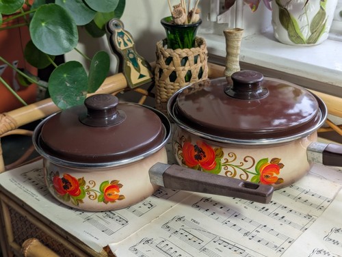 Vintage saucepans floral - vintage,