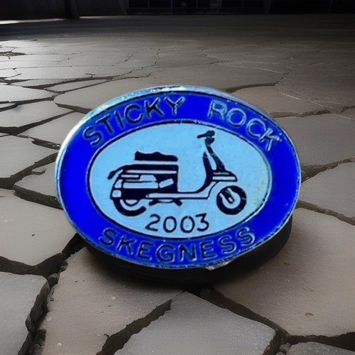Rare scooter club - club, badge