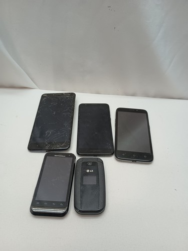 Cell phone bundle lot - phone, for