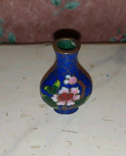 Vecchio vaso metallo - in,
