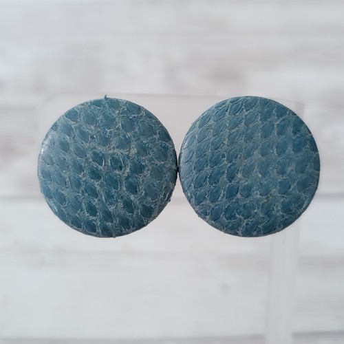 Vintage clip earrings blue - on,