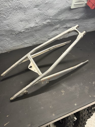 Boucle arriere cadre - arriere, subframe