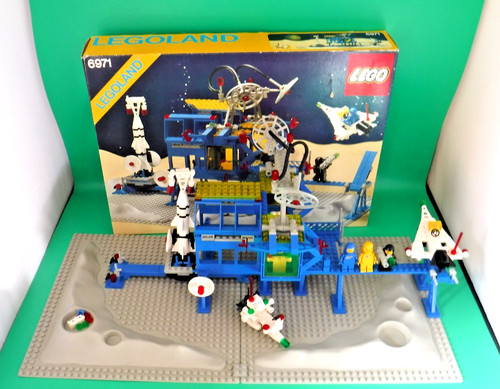 Lego space 6971 base - lego,