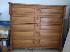 Comò antico in noce nazionale massello, da restaurare