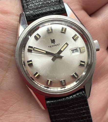 Quasi neuf stock montre - quasi, de