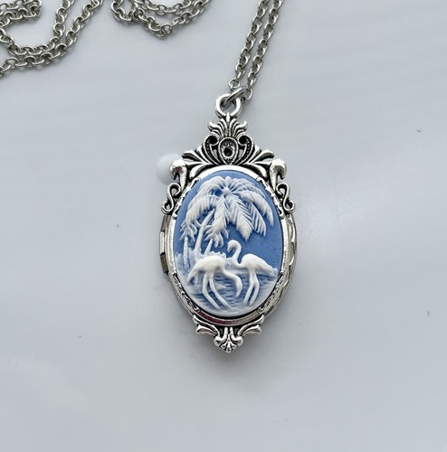 Collana medaglione nascosto