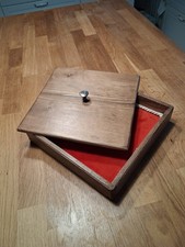 scatola in legno fatta a mano