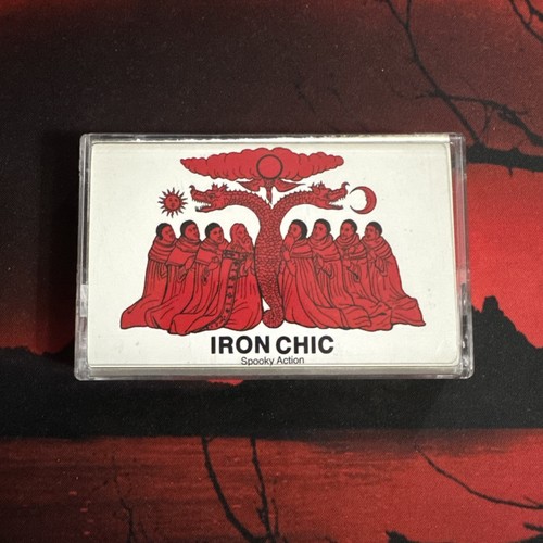 Iron chic spooky - chic, action