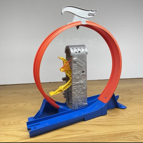 Hot wheels track builder - track,