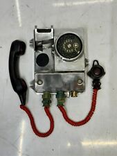 Telefono antico da parete