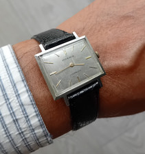 Orologio MOERIS di forma con movimento ETA 2512 a carica manuale su 17 rubini