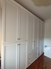 armadio bianco usato, ottime condizioni, non è mai stato usato.bianco, in legno 